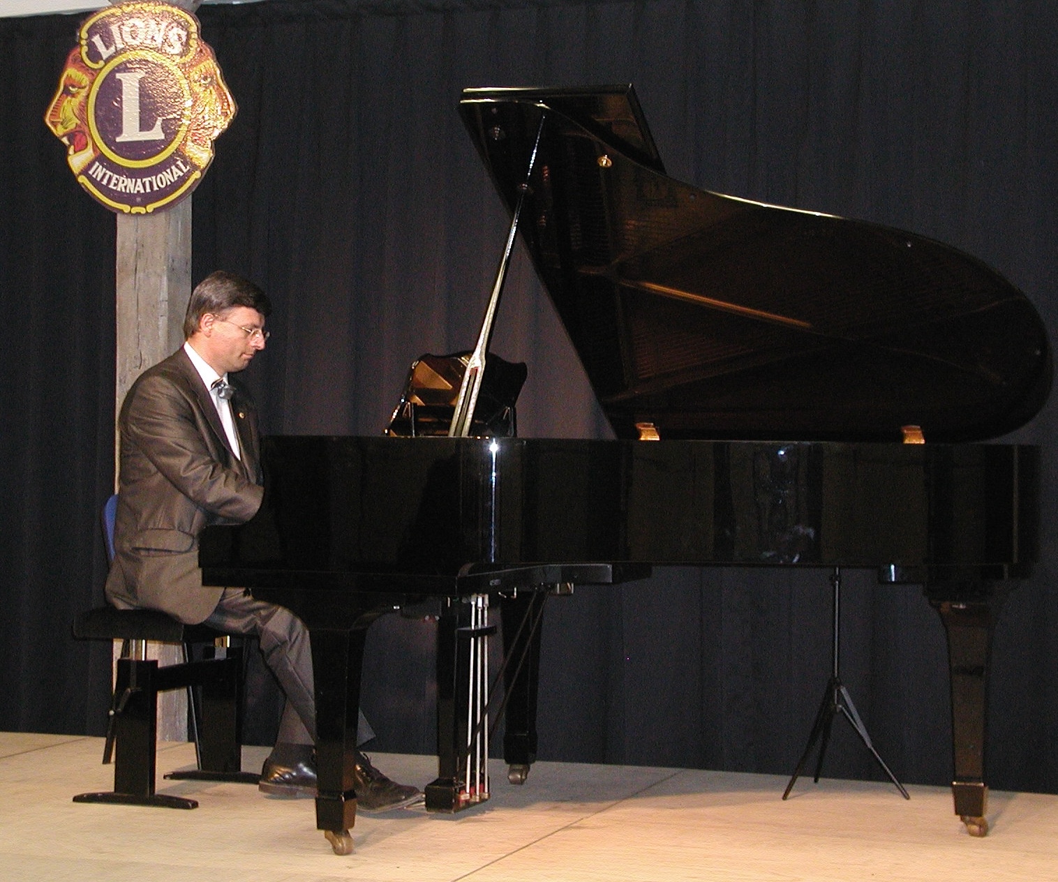 Fabrice Roy en concert pour le Lions-club de Noisy-le-Roi Bailly en 2009