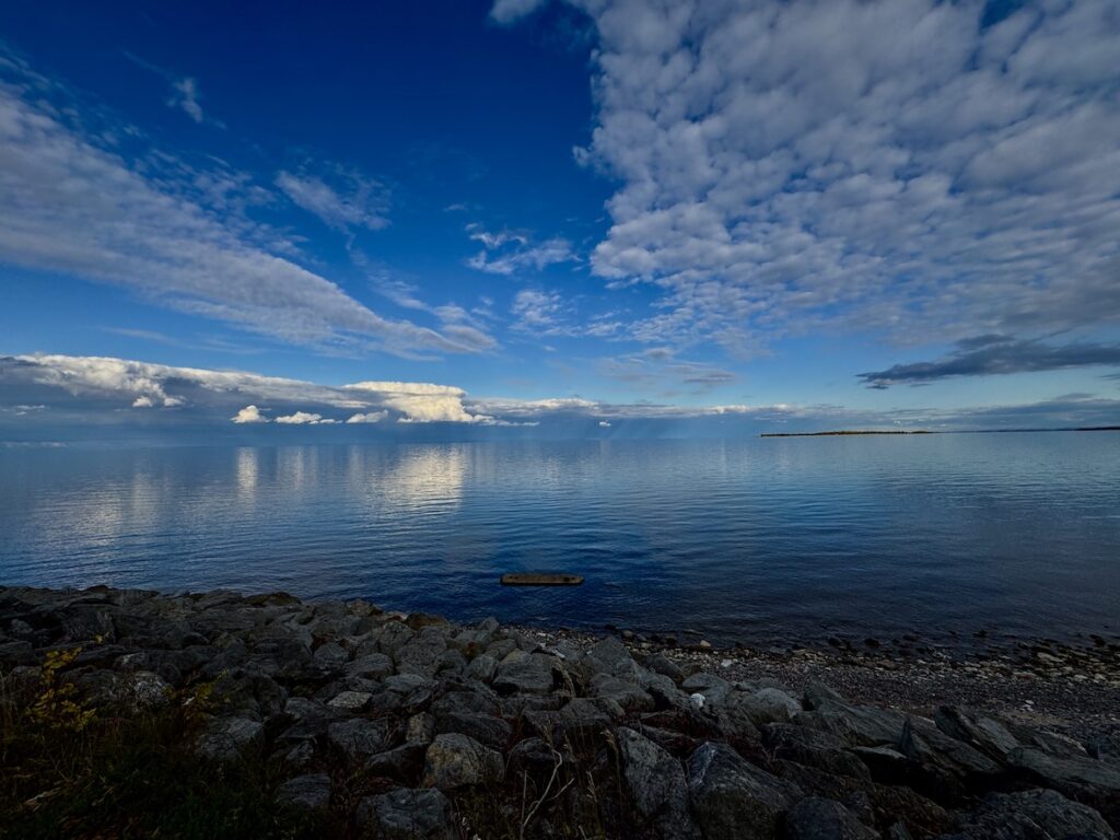 Le lac Saint-Jean, vue du gîte des 2 sœurs à Roberval. © Fabrice Roy