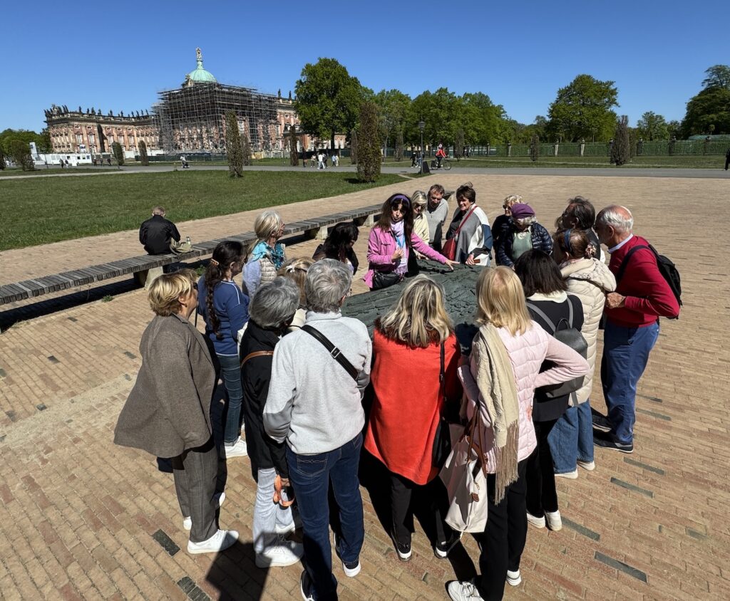 Devant la majesté du Neues Palais à Potsdam